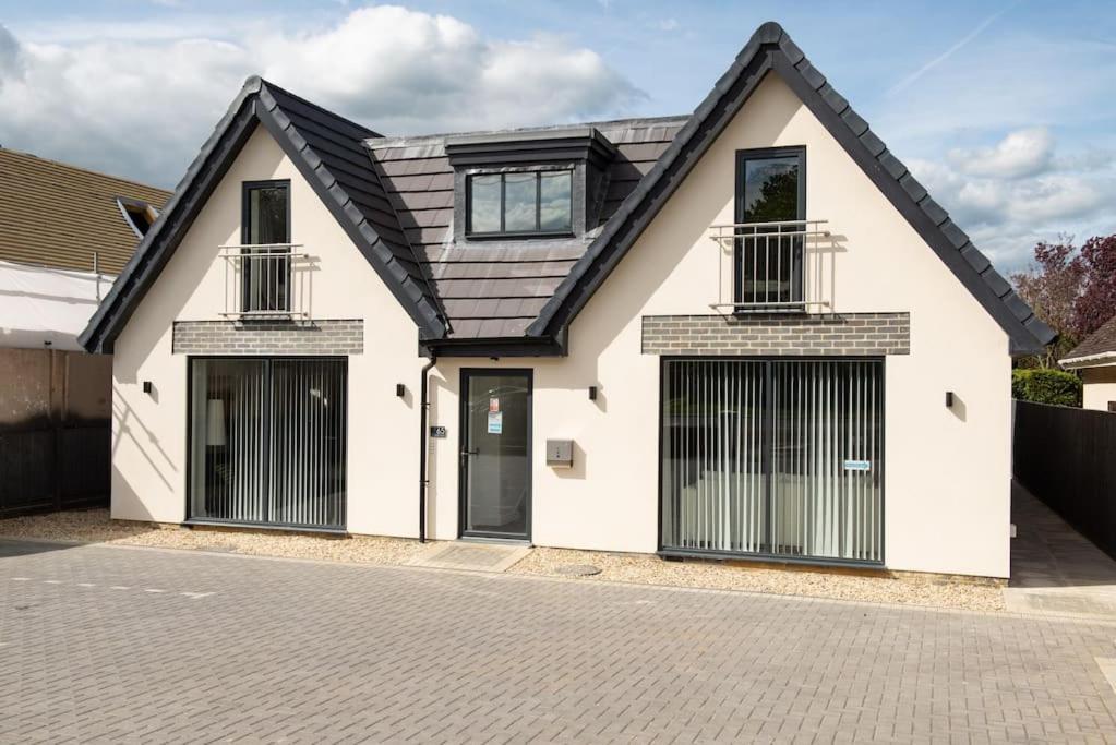Rosey Lodge -1Bedroom Cousy Flat - Parking, Netflix, Wifi - Close To Blenheim Palace & Oxford - F5 Kidlington Exterior photo