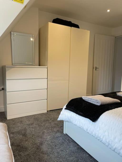 Rosey Lodge -1Bedroom Cousy Flat - Parking, Netflix, Wifi - Close To Blenheim Palace & Oxford - F5 Kidlington Exterior photo